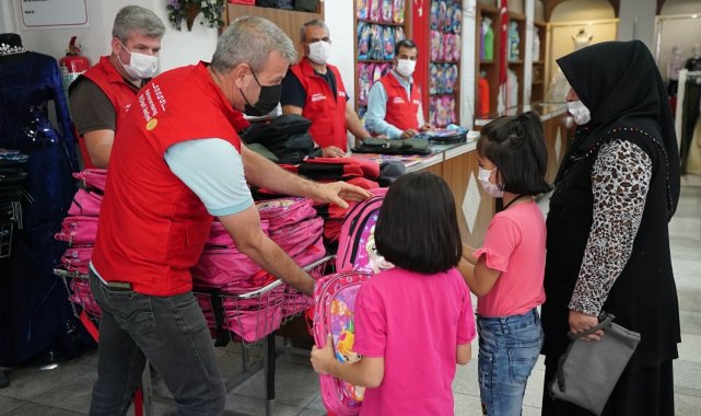Öğrencilere 46 bin parça kırtasiye yardımı