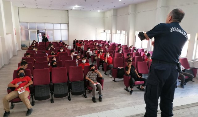 Öğrencilere trafik eğitimi verildi