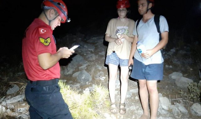 Ormanda kaybolan iki şahsı JAK timi kurtardı