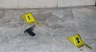 Polis, silahla yaralama olayına karışan şüphelileri evlerin çatılarında aradı