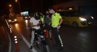 Polisten motosiklet denetimi