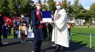 Prof. Dr. Yıldız Açıköğretim Fakültesi Sosyoloji Bölümünden mezun olan ilk rektör oldu