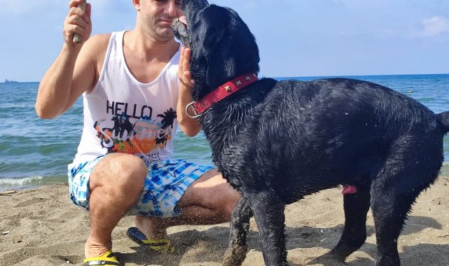 &quot;Ares&quot; denizde boğulduğunu sandığı kişiyi kurtardı