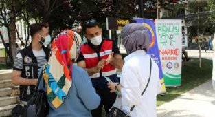 "En İyi Narkotik Polisi Anne" projesi kapsamında stant kuruldu