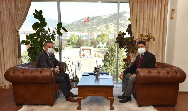 Rektör Aldemir, Aydın Valisi Hüseyin Aksoy&#039;u ağırladı