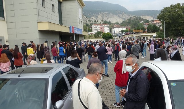 Resmi kurum olunca işsizlerden çok başka işte çalışanlar başvurdu