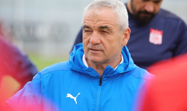 Rıza Çalımbay&#039;ın Fenerbahçe&#039;ye şansı tutmuyor!