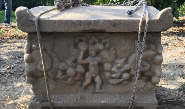 Roma dönemine ait lahiti satmaya çalışırken suçüstü yakalandılar