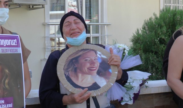 Sezay Koçak, ölüm yıl dönümünde evinin önünde anıldı