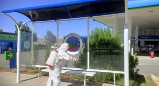 Siirt'te otobüs durakları dezenfekte edildi