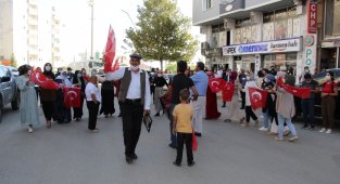 Şırnak annelerinden HDP önünde kutlamalı eylem