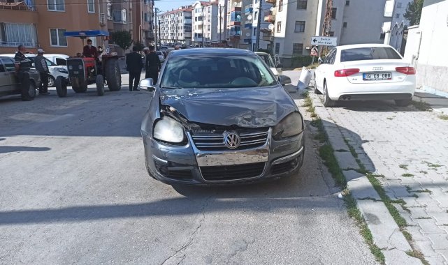 Sungurlu&#039;da iki otomobil çarpıştı: 1 yaralı