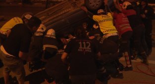 Takla atan araçtan burnu kanamadan çıktı, tedbir amaçlı hastaneye götürüldü