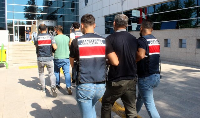 Terör örgütüne finans sağlayan 2 kişi tutuklandı