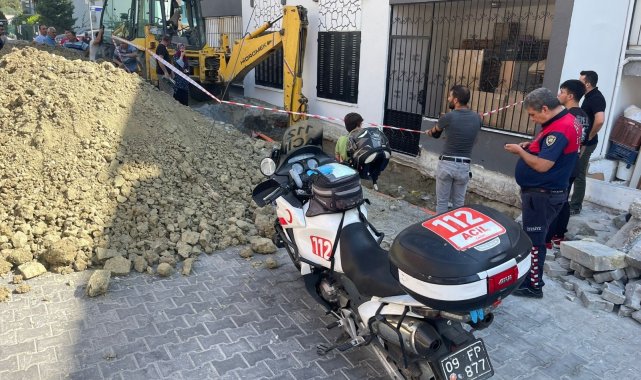 Toprak altında kalan işçiyi motorize ambulans görevlisi kurtardı