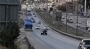 Trafikte ters yöne giren tır sürücüsüne bin 339 lira ceza