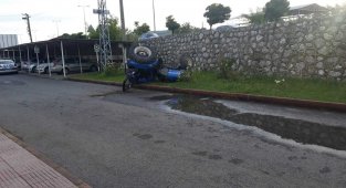 Traktör polis merkezinin önüne devrildi: 1 yaralı