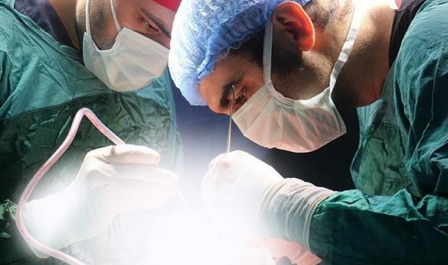 Tümörlü hasta başarı ameliyat ile sağlığına kavuştu