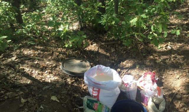 Tunceli&#039;de teröristlere ait silah, mühimmat ve yaşam malzemesi ele geçirildi