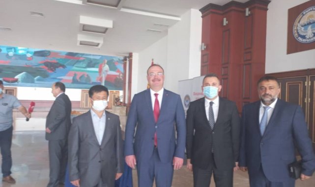 Türkiye&#039;den Kırgızistan&#039;a 150 bin doz Sinovac aşısı ulaştı