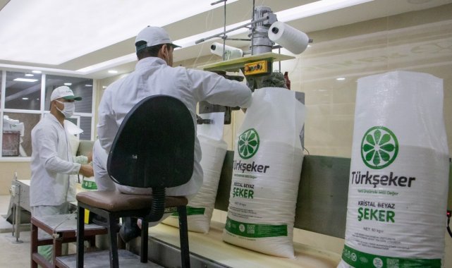 Türkşeker, sektörün ilk şekerinin üretildiğini duyurdu