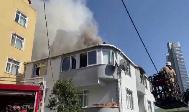 Ümraniye&#039;de 2 katlı binada korkutan yangın