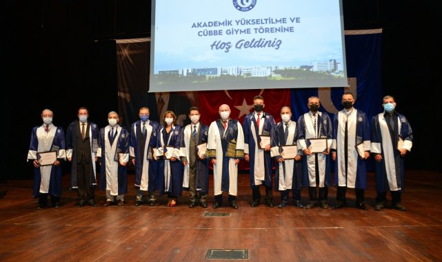 Uşak Üniversitesinde &#039;Akademik Yükseltilme ve Cübbe Giyme&#039; töreni