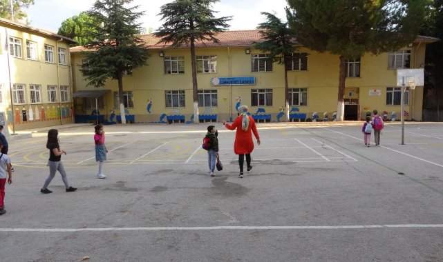 Uşak&#039;ta 60 bin 81 öğrenci eğitime başladı