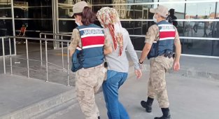 Uyuşturucu satıcısı kadın tutuklandı