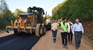 Uzun, grup yollarındaki asfalt çalışmalarını inceledi