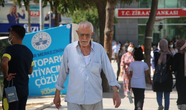 Vaka sayısının en çok arttığı Elazığ&#039;da maskesiz vatandaş, herkesi maske takmaya davet etti