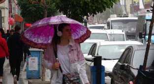 Vanlılar yağmura hazırlıksız yakalandı