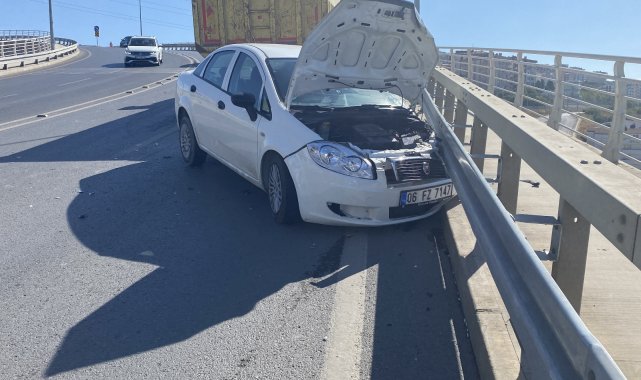 Virajı alamayan otomobil kamyonla çarpıştı: 1 yaralı