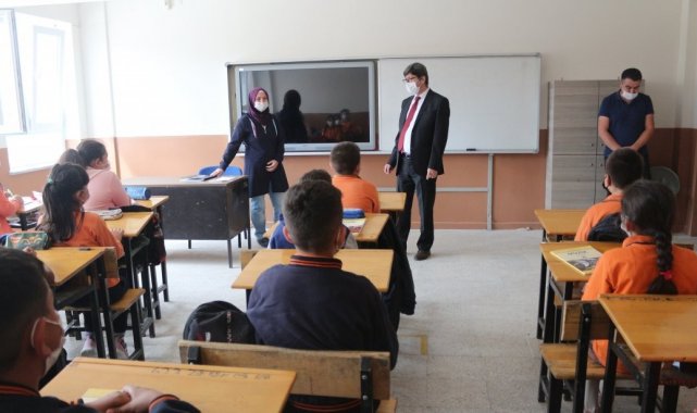 Yalçın öğretmenlerin sorunlarını dinledi