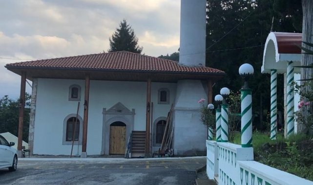 Yangında zarar gören tarihi cami restorasyonunda sona gelindi