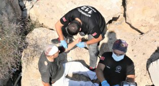 Yaşlı adamın balık sevdası hastanelik etti