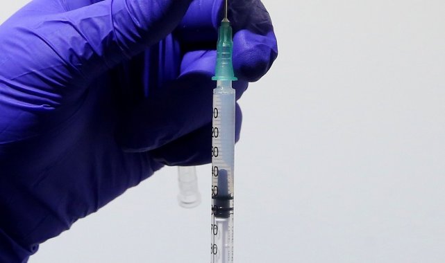 Yunanistan&#039;da aşı olmayan yaklaşık 7 bin sağlık çalışanı görevden uzaklaştırıldı