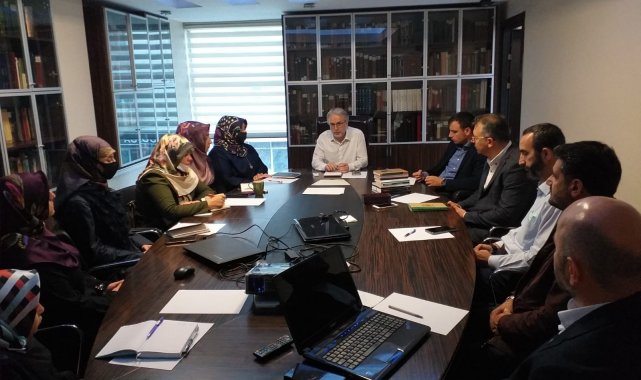 Yurtlarda görev alacak danışmanlara eğitim