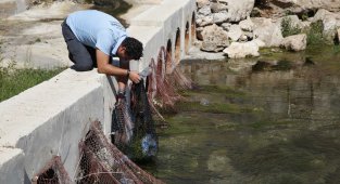 Yüzey suyu atık kapanı projesi ile haftada 65 kilo atık toplanıyor