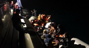 38 Düzensiz göçmen kurtarıldı