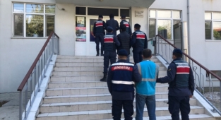 Kablo hırsızları yakalandı