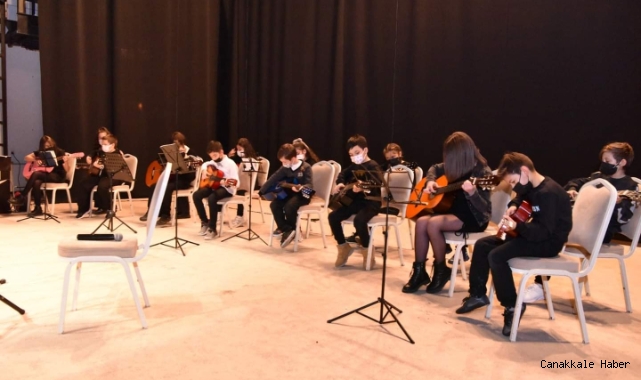 Çan Belediyesi müzik kursu öğrencilerinden yeni yıl konseri