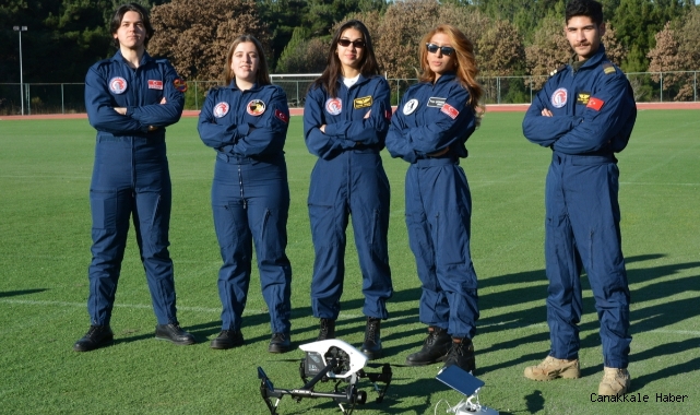 İkinci mezunlarını veriyor