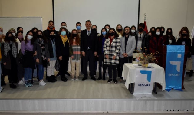 Öğrencilerle buluştu