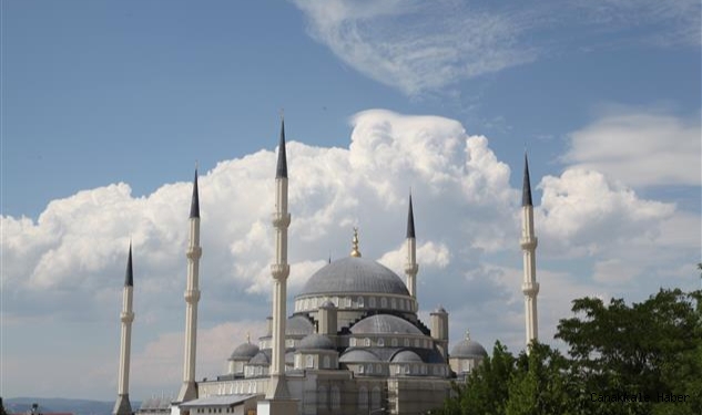 Bölgenin en büyük camisi ibadete açılıyor