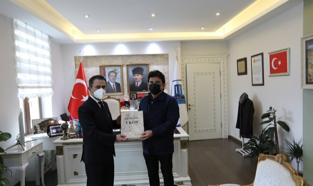 Aslan’dan Aktaş’a Troya kitabı