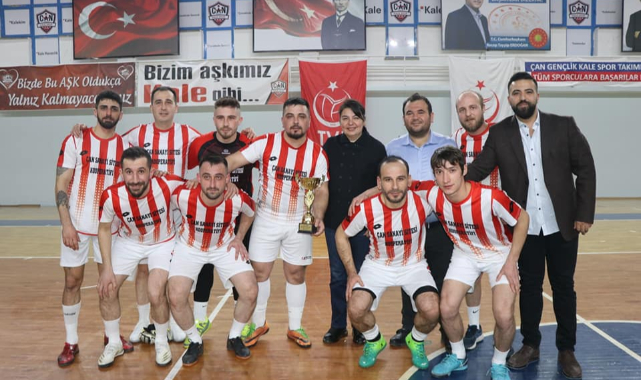 Kupalar takdim edildi