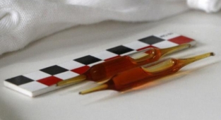 112 yıllık serum şişesi bulundu