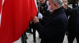 Cumhuriyet Meydanı’nda tören