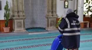 Ramazan öncesi camilerde temizlik